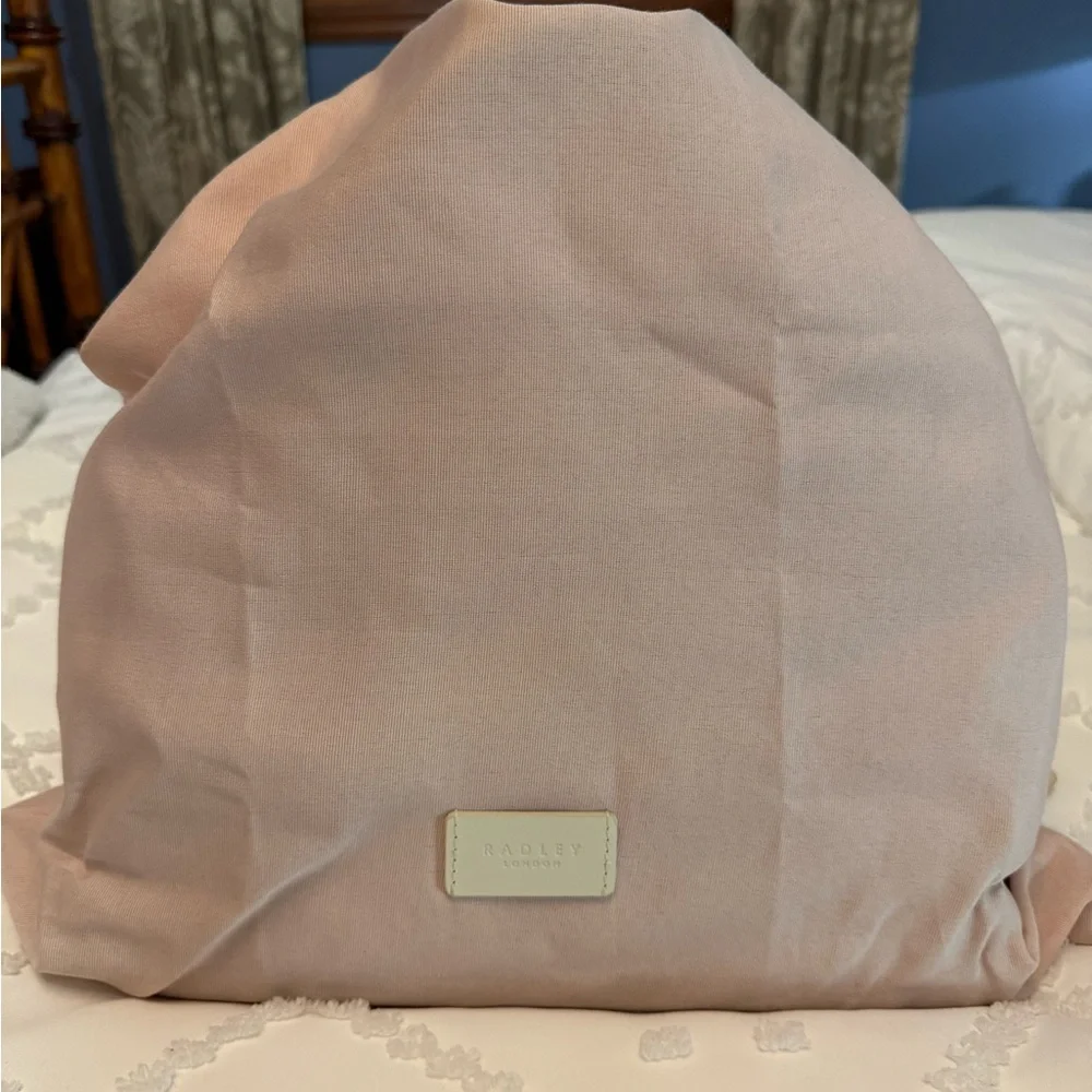 Radley London Arlington court taupe pebbled leather satchel! - Picture 8 of 9